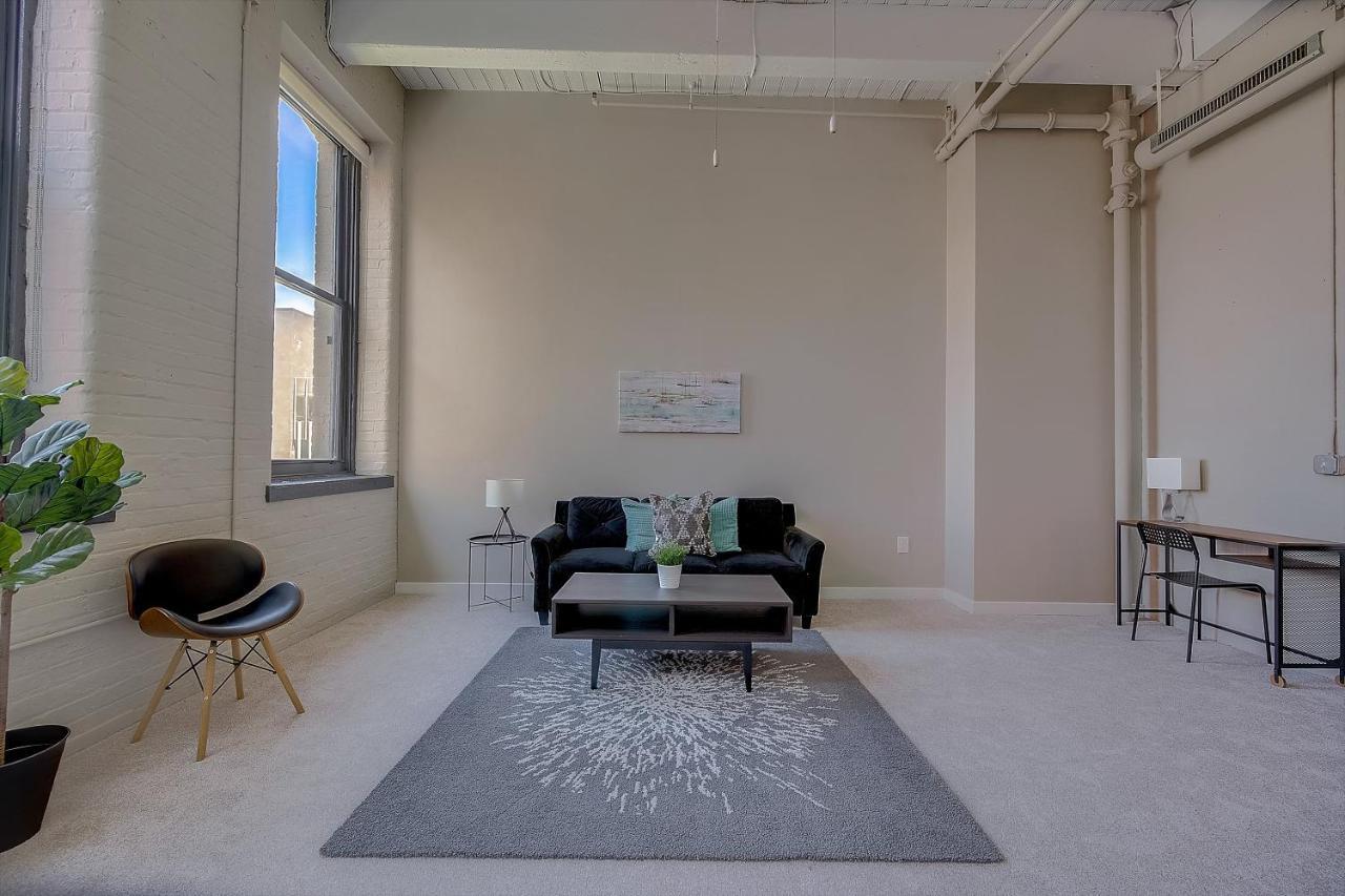 Frontdesk I Sycamore Place Apts Downtown סינסינטי חדר תמונה